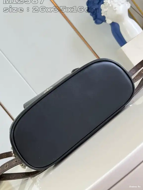 LOUIS Montsouris VUITTON PM-26*35.5*16CM 0624